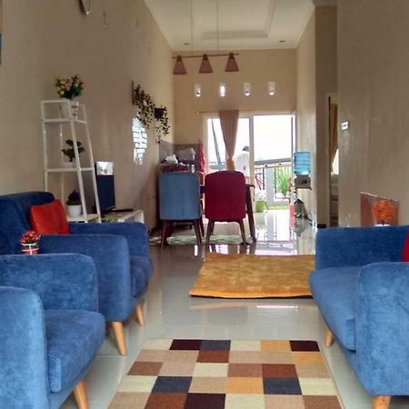 Homestay Wahyudi 1 Syariah Tlekung Экстерьер фото