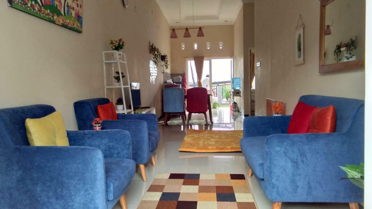 Homestay Wahyudi 1 Syariah Tlekung Экстерьер фото